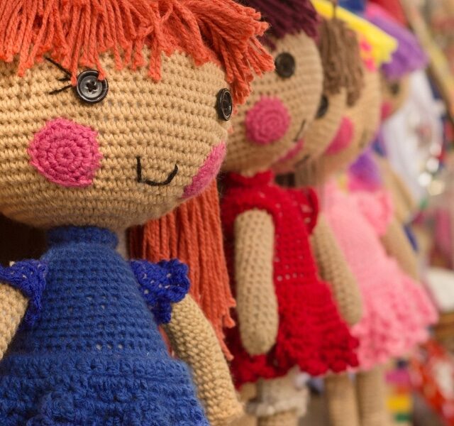 boneka kecil